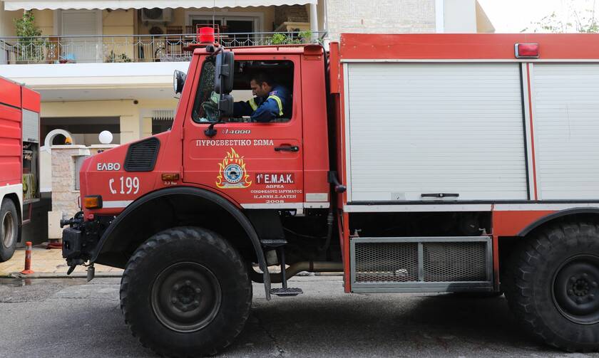 Κρήτη: Φωτιά σε δύο αυτοκίνητα στο Ηράκλειο