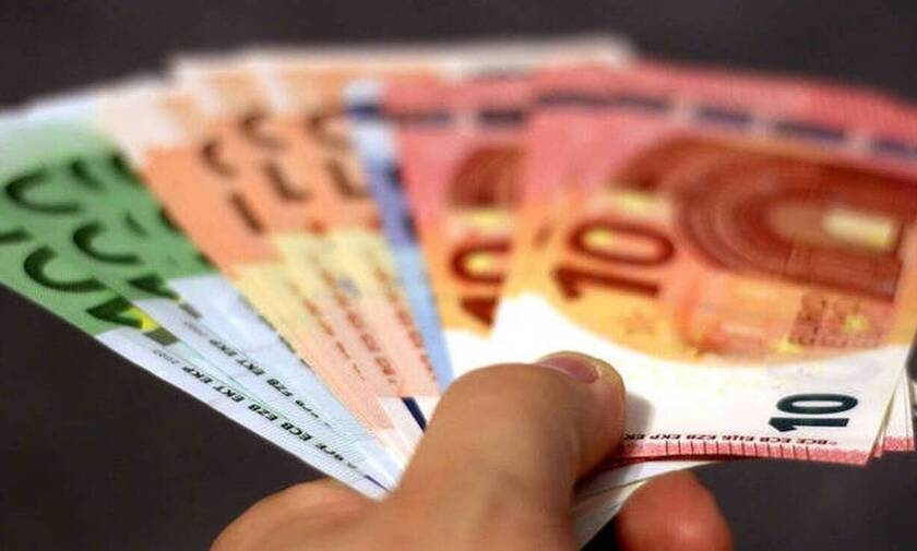 ΟΠΕΚΑ και ΟΑΕΔ: «Βρέχει» λεφτά σήμερα - Ποιοι δικαιούχοι επιδομάτων πάνε ταμείο