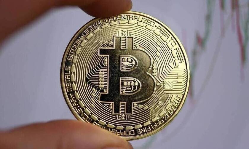 «Μάχη» να κρατηθεί πάνω από τα 62.000 δολάρια δίνει το Bitcoin 