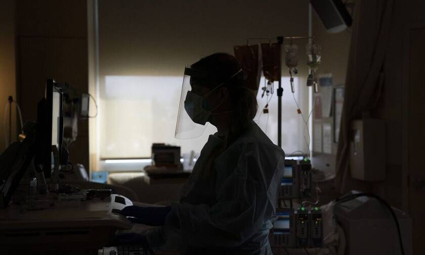 Κορονοϊος: H «νύχτα του Αγίου Βαρθολομαίου» στα νοσοκομεία και ο φόβος για τα 10.000 κρούσματα