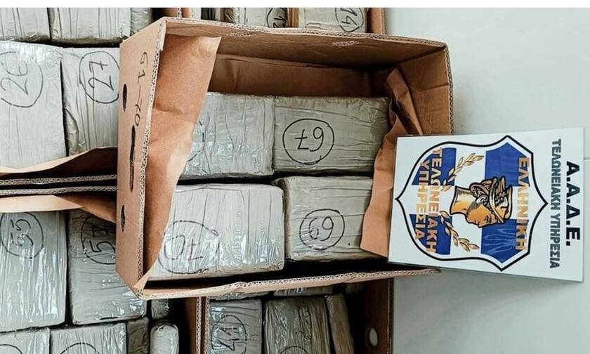 Εντοπισμός και κατάσχεση 82 κιλών κοκαΐνης στο λιμάνι της Θεσσαλονίκης
