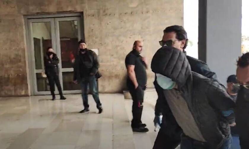 Θεσσαλονίκη: Στα δικαστήρια οι δράστες της φονικής ληστείας στην Τούμπα (video)