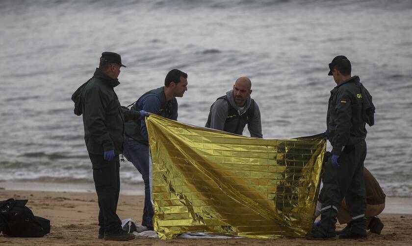Ισπανία: Ακτοφύλακες εντόπισαν τα πτώματα 8 Αφρικανών μεταναστών