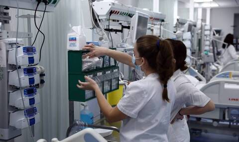 Καπραβέλος στο Newsbomb.gr: Το 4ο κύμα στα κρούσματα δίνει 5ο κύμα θανάτων - Κι εμβολιασμένοι σε ΜΕΘ