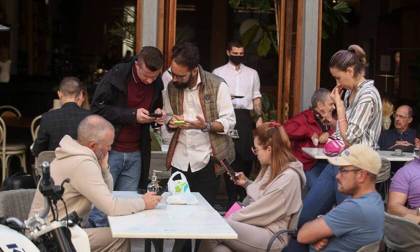 Απεργία στην εστίαση: «Κατεβάζουν ρολά» καφέ, μπαρ, εστιατόρια για τα νέα μέτρα κατά του κορονοϊού