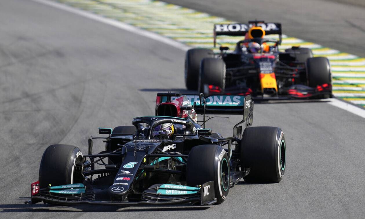 «Φωτιά» στην F1: Η Mercedes ζήτησε επανεξέταση του περιστατικού ανάμεσα σε Χάμιλτον και Φερστάπεν