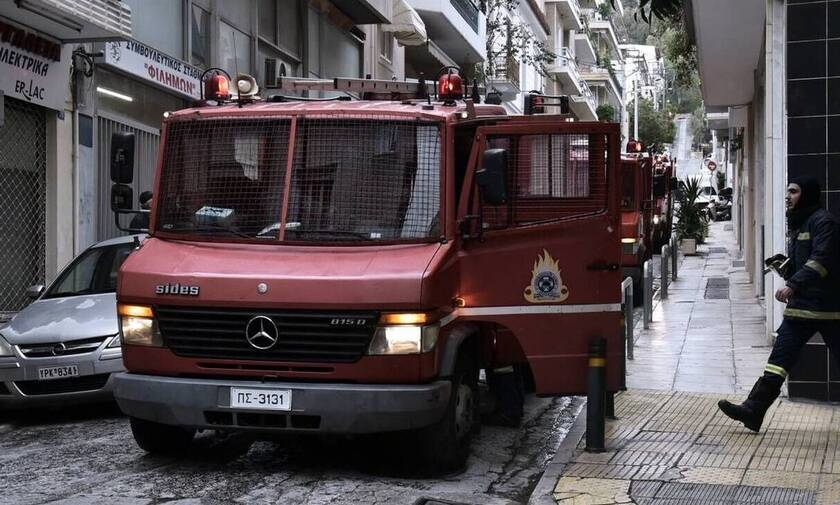 Πειραιάς: Υπό έλεγχο η πυρκαγιά σε ισόγειο κτιρίου