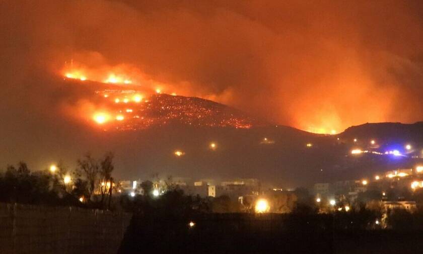 Φωτιά τώρα: Μεγάλη πυρκαγιά στην Τήνο - Προληπτική εκκένωση οικισμών