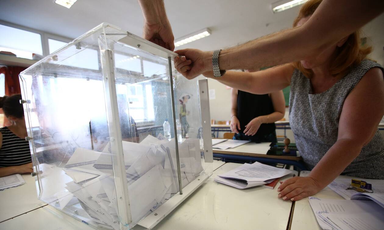 Δημοσκόπηση ALCO: «Ψαλιδίζεται» η διαφορά ανάμεσα σε ΝΔ και ΣΥΡΙΖΑ – Ντέρμπι στο ΚΙΝΑΛ