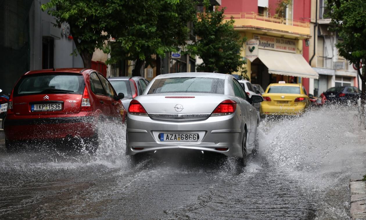 Καιρός – Αρναούτογλου: Έρχονται ισχυρές βροχές, σκόνη και «χειμωνιάτικες πινελιές» στην Ελλάδα