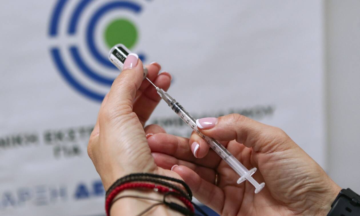 Νέα έρευνα: Ο κίνδυνος μόλυνσης με κορονοϊό αυξάνεται 3 μήνες μετά τη δεύτερη δόση του εμβολίου