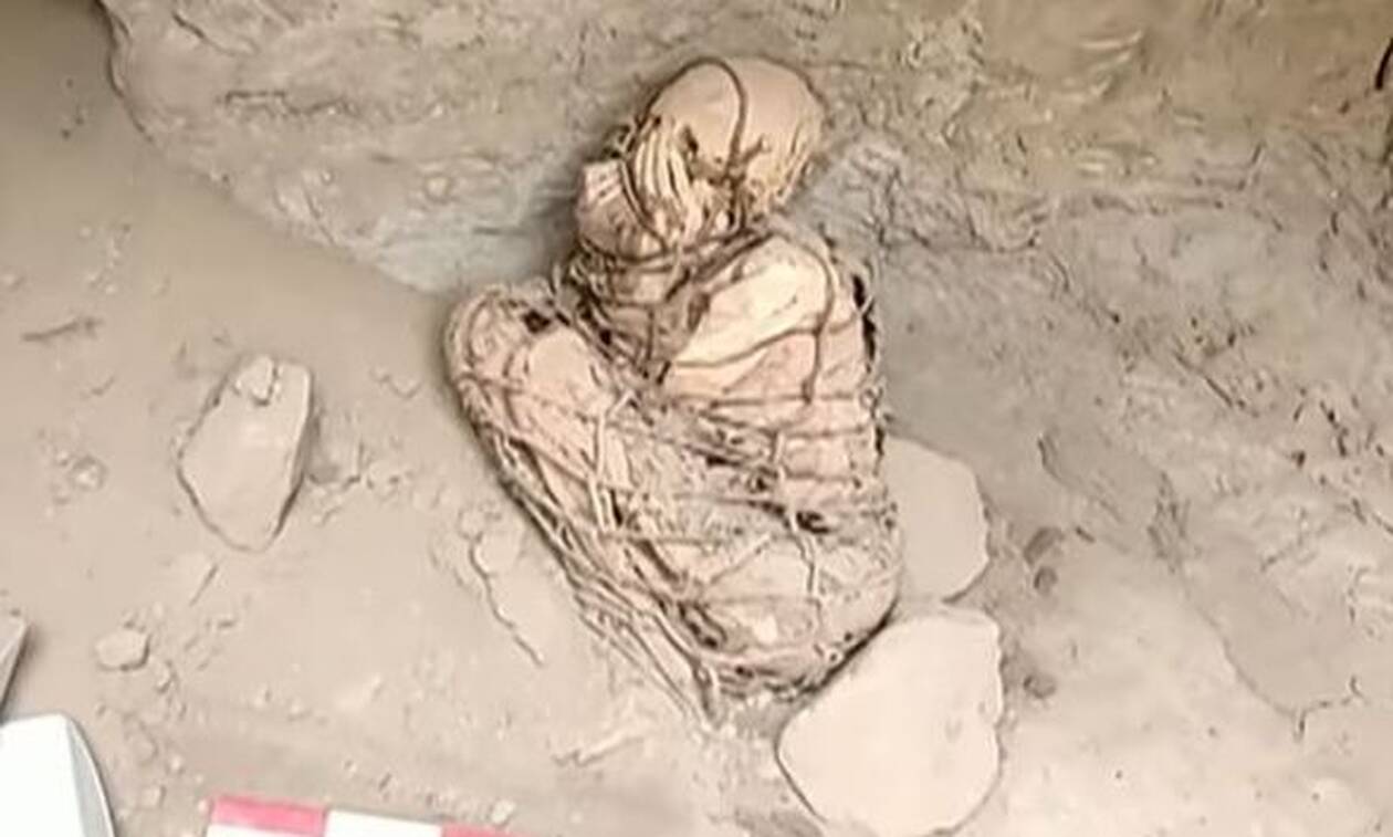Περού: Αρχαιολόγοι ανακάλυψαν μούμια 800 ετών (vids)