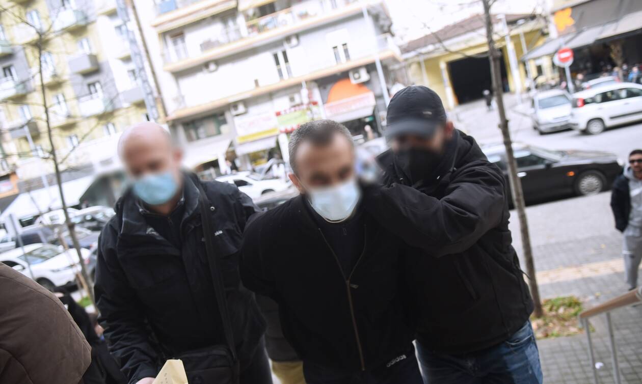 Θεσσαλονίκη: Με 23 μαχαιριές σκότωσε ο 49χρονος τη σύζυγό του - Τι έδειξε η ιατροδικαστική εξέταση
