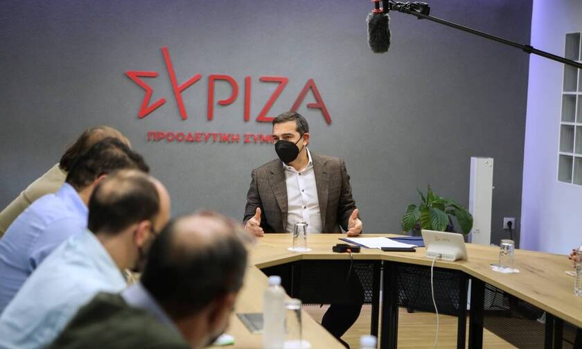 SYRIZA leader expresses concern over the spread of the virus in schools