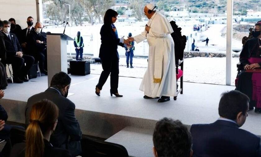 Pope Francis meets with migrants at Lesvos island center