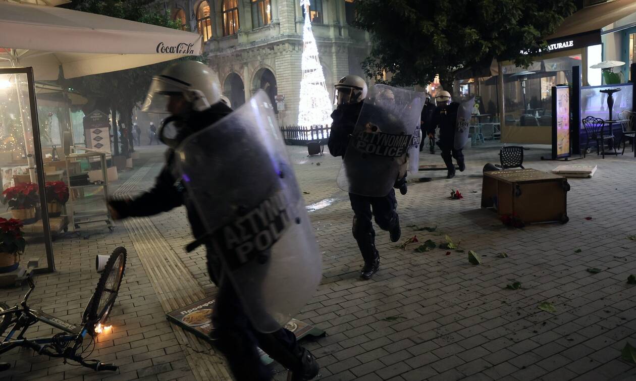 Επέτειος Γρηγορόπουλου: Εννέα συλλήψεις και 40 προσαγωγές κατά τα επεισόδια σε Αθήνα - Θεσσαλονίκη