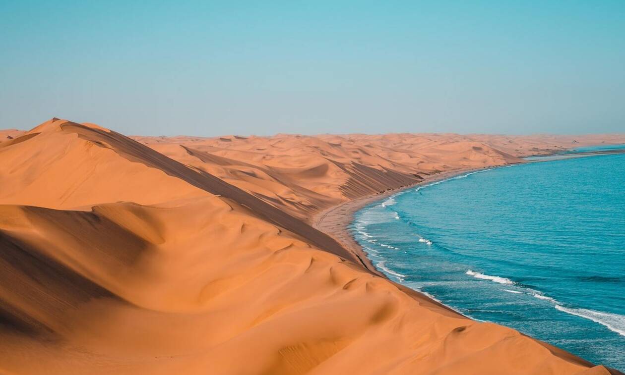 Ένα εντυπωσιακό φωτογραφικό οδοιπορικό στις ομορφότερες ερήμους του κόσμου