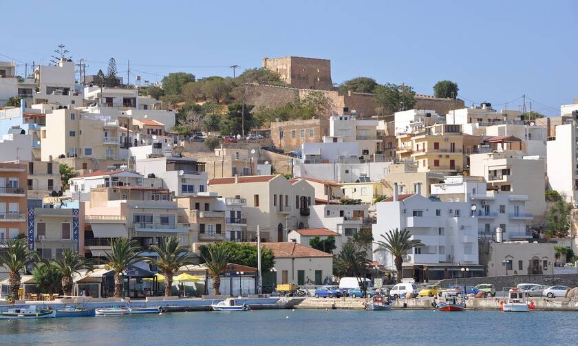 Μετάλλαξη Όμικρον: Ανησυχία στην Κρήτη – Τι λέει στο Newsbomb.gr o δημαρχος Σητείας για τα κρούσματα