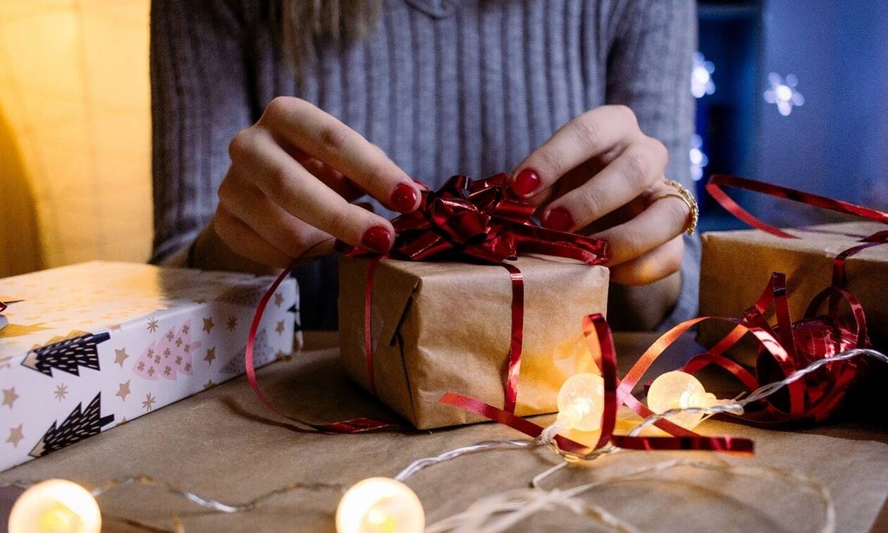 Μαγεία μέσα από έναν φακό: Γιορτινά δώρα που κάνουν τους παραλήπτες να βλέπουν τον κόσμο αλλιώς