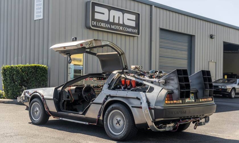 Αυτό το DeLorean DMC-12 σε ταξιδεύει στο χρόνο
