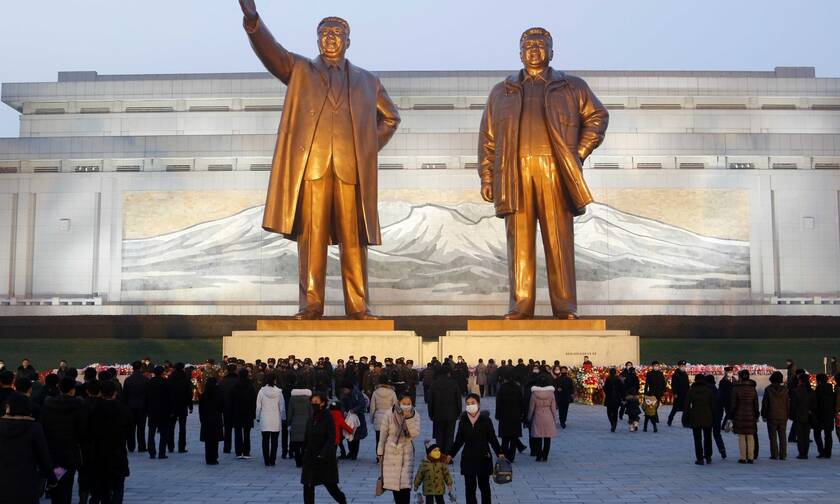 Tα αγάλματα των ιδρυτών της Βόρειας Κορέας