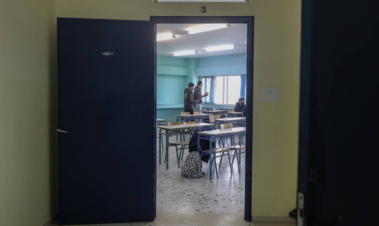 Οικονόμου στο Newsbomb.gr για τα σχολεία: Δεν υπάρχει εισήγηση αυτή τη στιγμή να μην ανοίξουν