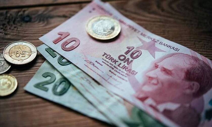 Στις 20 λίρες εκτοξεύθηκε η ισοτιμία της τουρκικής λίρας με το ευρώ 