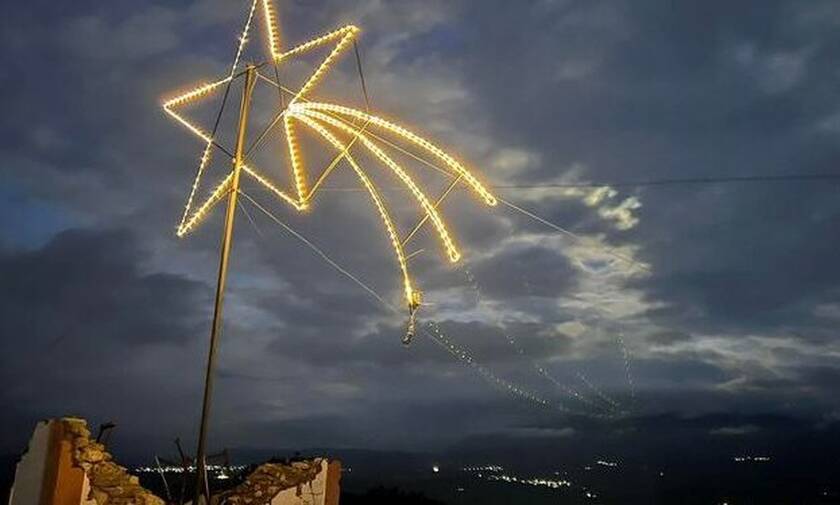 Συγκίνηση στο Αρκαλοχώρι: Άναψε το αστέρι των Χριστουγέννων - Μια... αχτίδα φωτός παρά τα προβλήματα