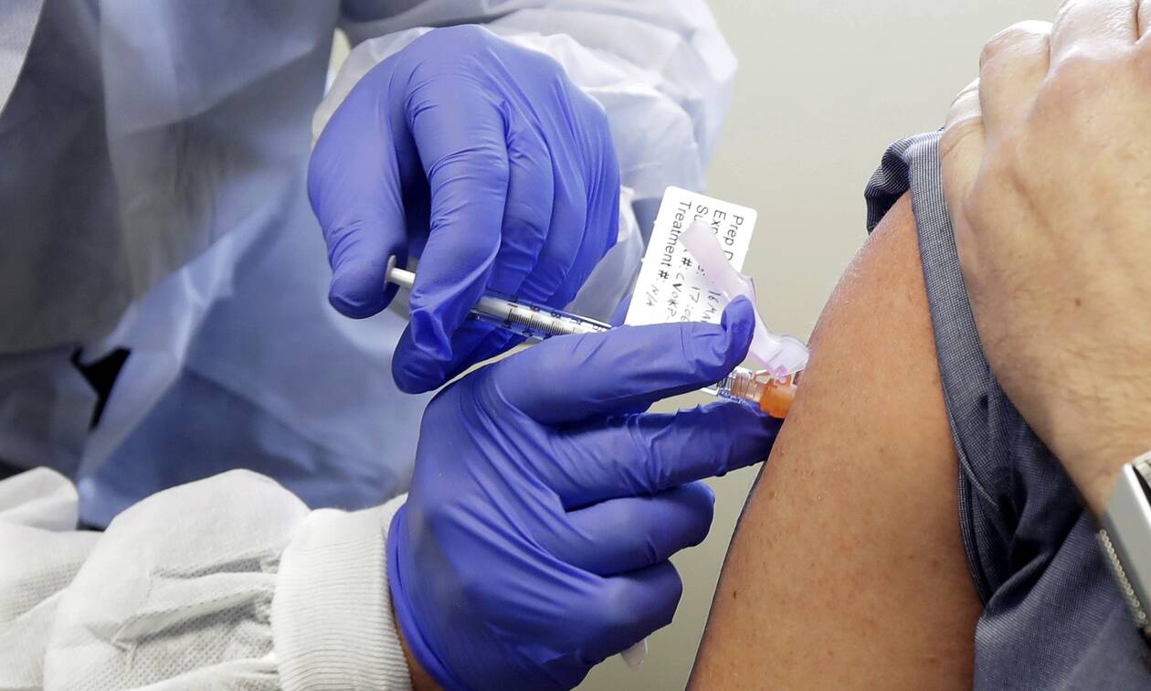 EMA: Δεν υπάρχει ακόμη απάντηση στο αν η μετάλλαξη Όμικρον απαιτεί εμβόλιο προσαρμοσμένο σ' αυτήν
