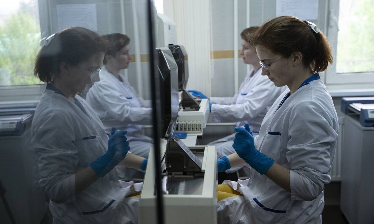 Ρωσία: Εγκρίθηκε η χρήση του φαρμάκου Mir-19 κατά του κορονοϊού για ηλικίες 18-65 ετών