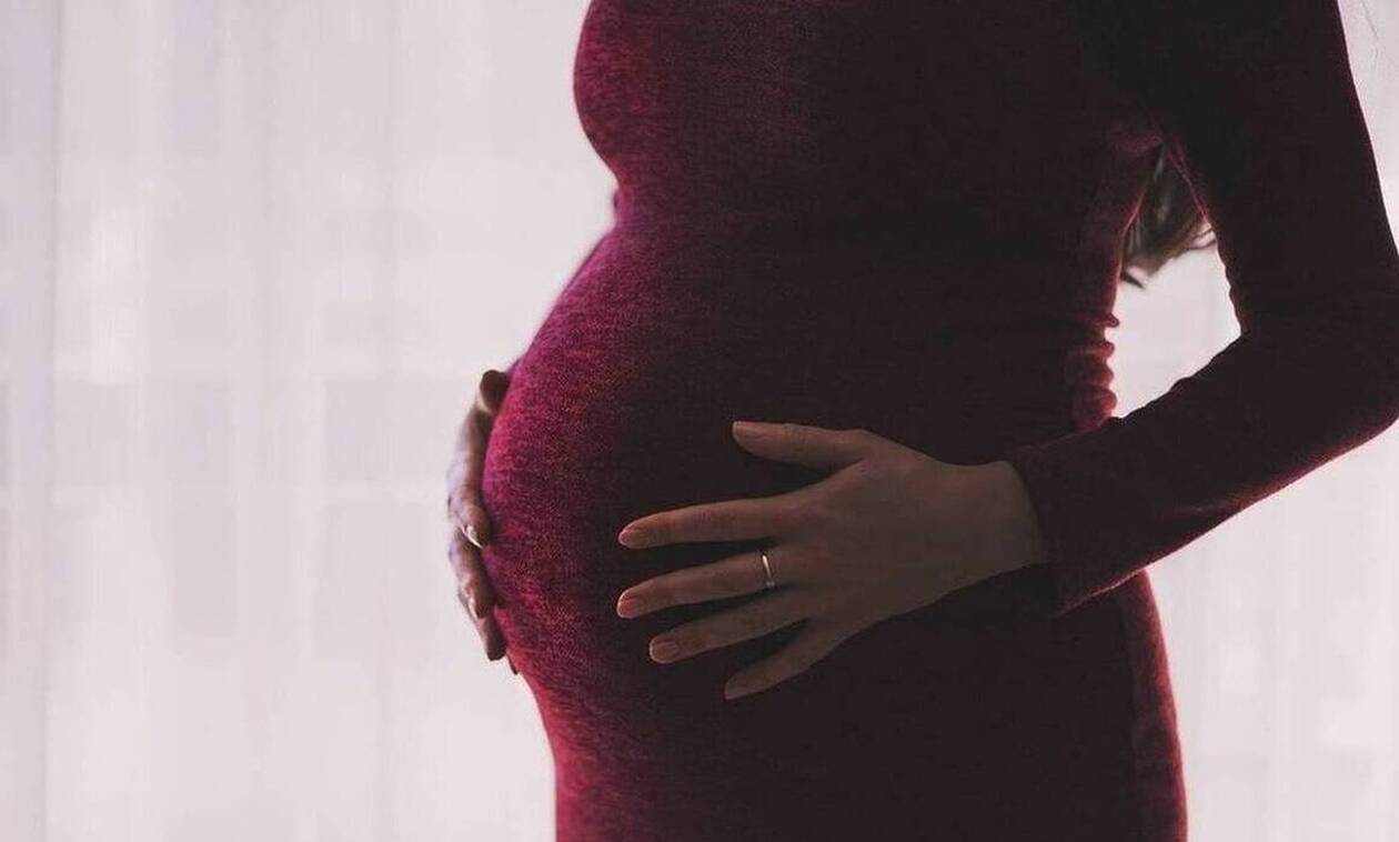 Κορονοϊός: Το 2021 μολύνθηκαν συνολικά 2.898 έγκυες και λεχώνες