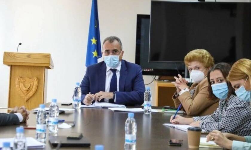 Έκρηξη κρουσμάτων στην Κύπρο - Έκτακτη σύσκεψη Υπουργού Υγείας και Επιδημιολόγων