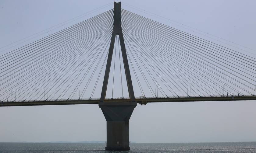Τροχαίο στη Γέφυρα Ρίου Αντιρρίου – Διακόπηκε προσωρινά η κυκλοφορία
