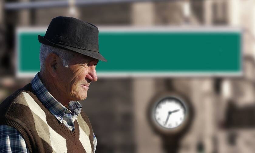 Αύξηση ορίων ηλικίας συνταξιοδότησης από 01/01: Εκατ. ασφαλισμένοι «εγκλωβίστηκαν» - Πότε βγαίνουν