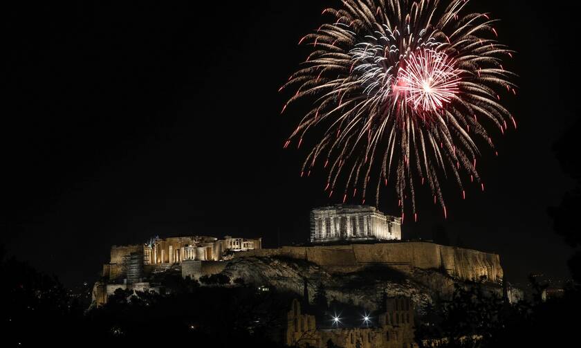 Athens ushers in the New Year with program from Mt. Lycabettus, fireworks