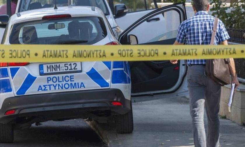 Ένοπλη ληστεία στην Κύπρο: «Μπούκαραν» με πιστόλι και μαχαίρι σε περίπτερο