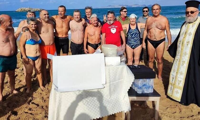 Κρήτη: Πήγαν να κόψουν την πίτα… κι έσωσαν δυο κολυμβητές που κινδύνεψαν να πνιγούν