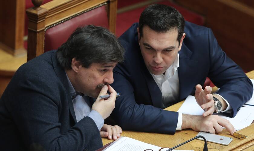 Γιατί ο ΣΥΡΙΖΑ κατηγορεί την κυβέρνηση ότι οδηγεί τη χώρα στην «ανοσία της αγέλης»