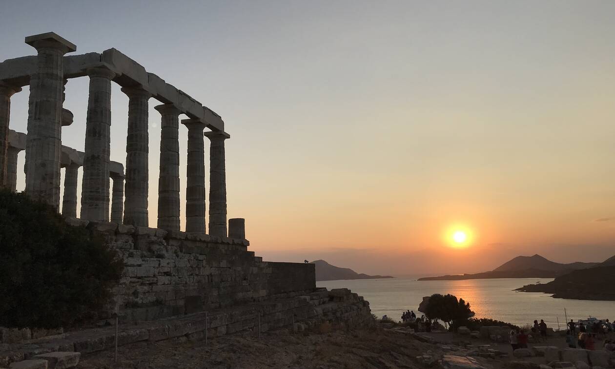 Οι Times «ψηφίζουν» Ελλάδα για το 2022 – Ιδανικός προορισμός για οικογένειες και πολυτελείς διακοπές