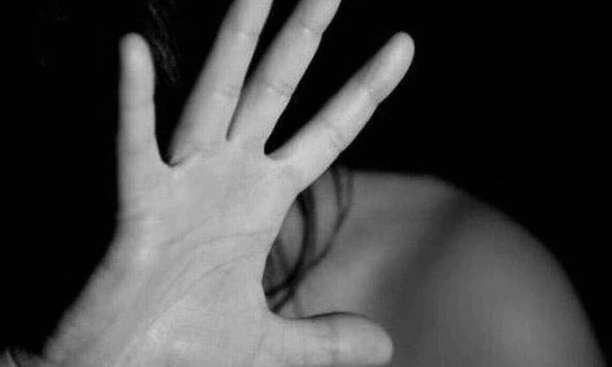 Απόπειρα βιασμού στον Καρέα: Τα sms του «δασκάλου» με την 27χρονη