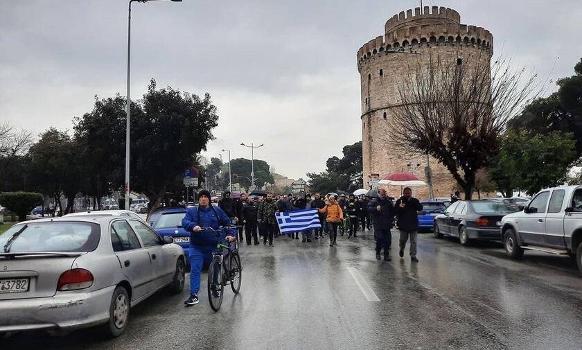 Οργισμένη διαμαρτυρία στη Θεσσαλονίκη: «Είμαστε όλοι Τζόκοβιτς» - Δείτε βίντεο