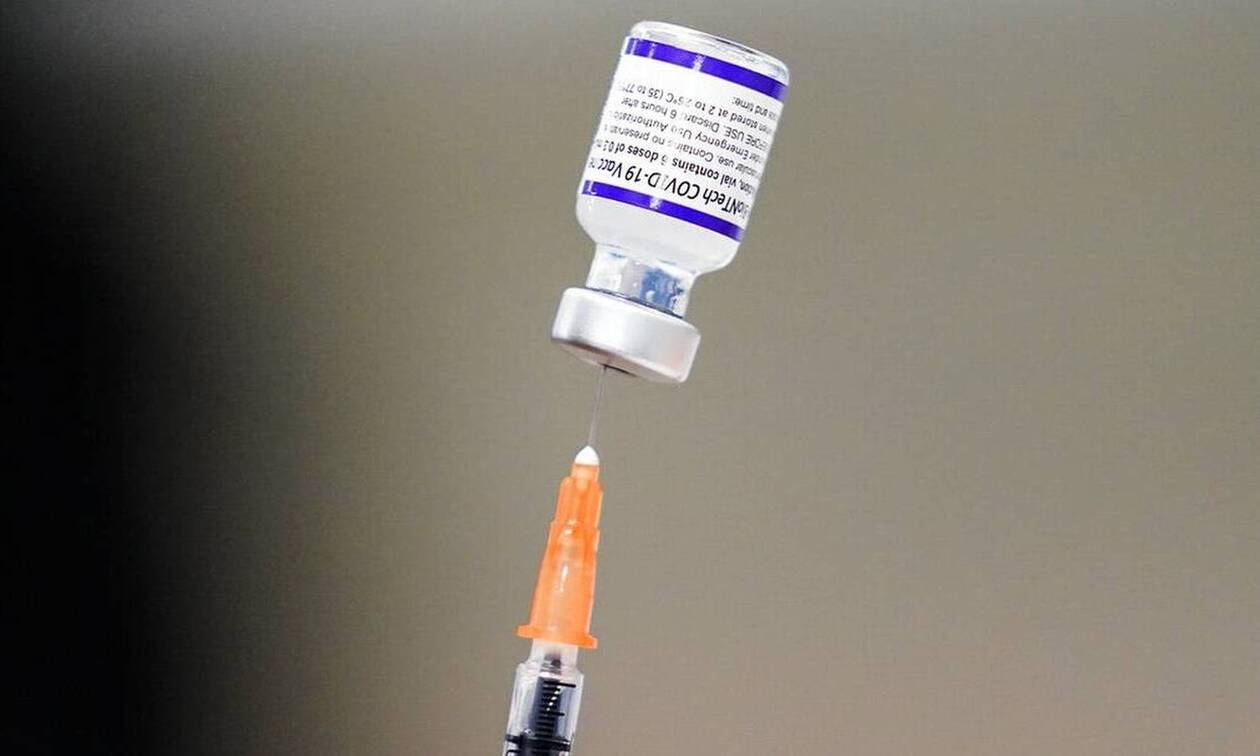 Κοζάνη: 62χρονη πήγε να εμβολιαστεί και... έκλεψε και φιαλίδιο της Pfizer