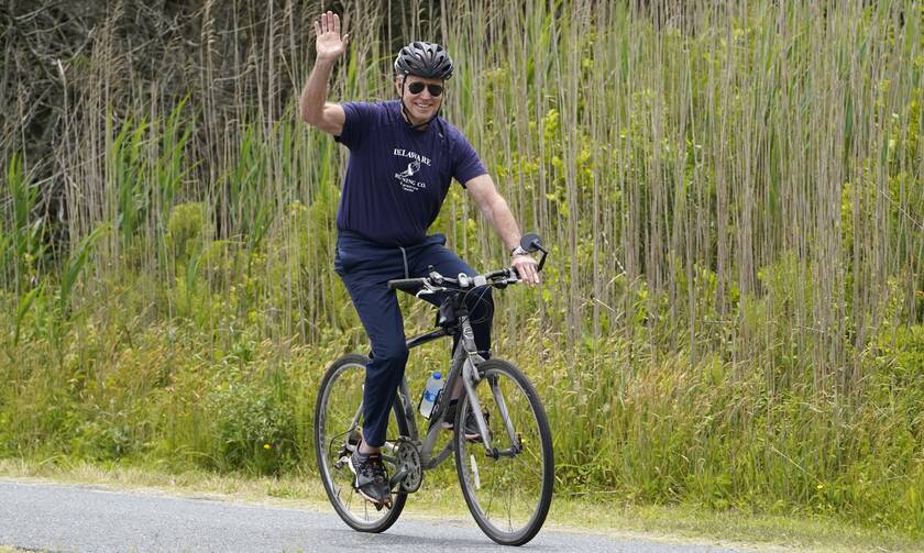 O Tζο Μπάιντεν κάνει ποδήλατο στο Ντέλαγουερ