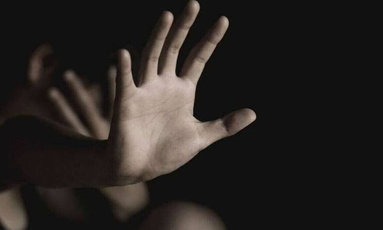 Καταγγελία για βιασμό 20χρονης από Πακιστανό σε αχυρώνα στην Εύβοια