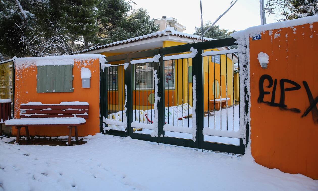 Έντονες χιονοπτώσεις στη Δυτική Μακεδονία - Κλειστά σχολεία και παιδικοί σταθμοί