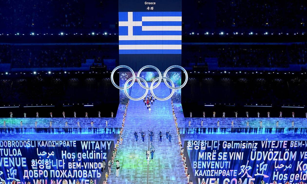 Χειμερινοί Ολυμπιακοί Αγώνες: Η είσοδος της Ελλάδας - Τιμητικά πρώτη στη «Φωλιά του Πουλιού» (vids)