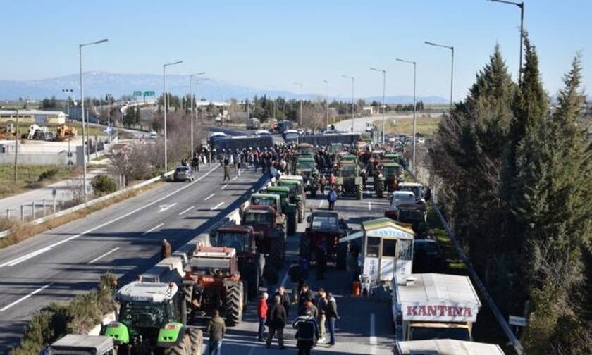 Λάρισα: Σε συμβολικό αποκλεισμό του δρόμου προχωράνε αύριο οι αγρότες στη Νίκαια