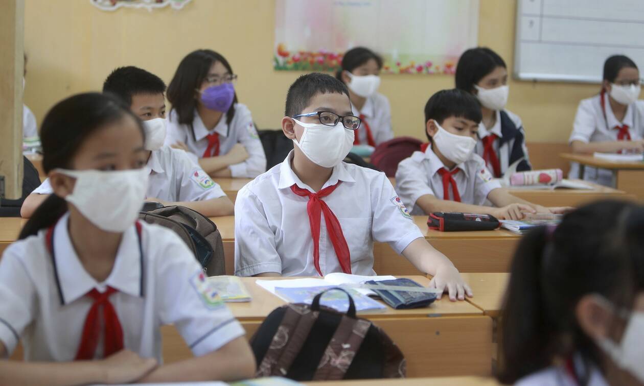 Βιετνάμ - Κορονοϊός: 17 εκ. μαθητές επιστρέφουν στα θρανία μετά από ένα χρόνο απουσίας
