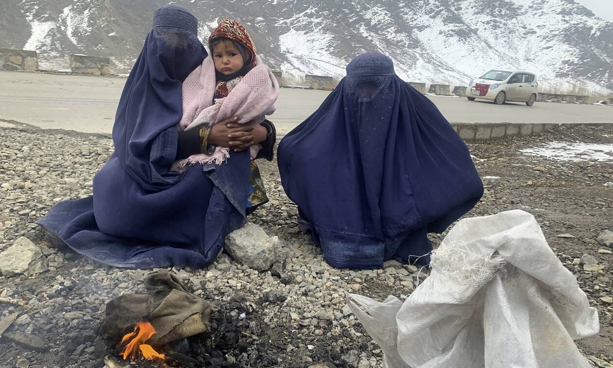 Aφγανιστάν: Πουλάνε τα παιδιά τους για να ζησουν - Μία χώρα στα πρόθυρα κατάρρευσης