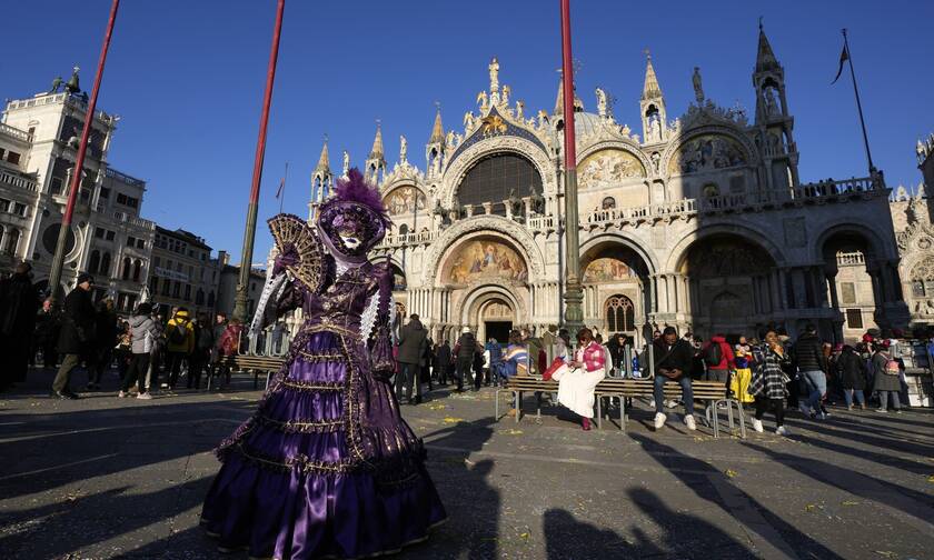 Ξεκίνησε το διάσημο Καρναβάλι της Βενετίας